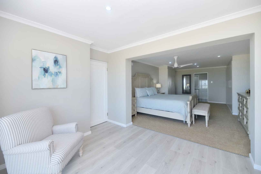 5 Bedroom Property for Sale in Kleinbaai Western Cape